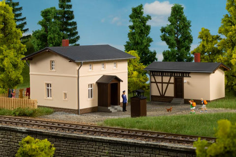 Auhagen 13347 Railwaymans House With Side Building