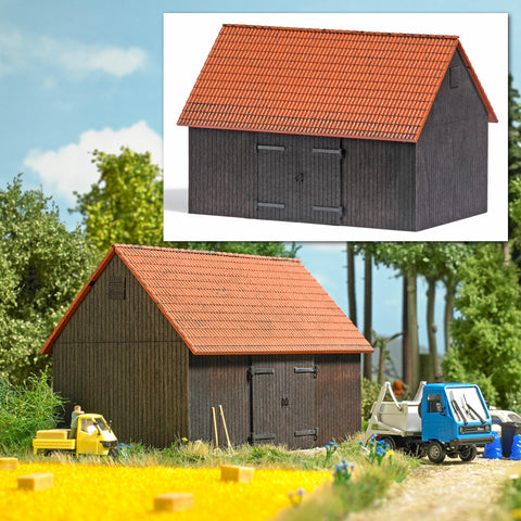 Busch 1900 Barn with tiled roof