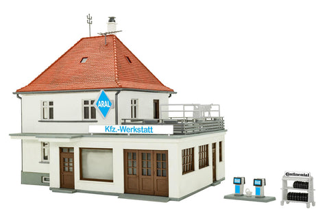 Kibri 38202 H0 House with workshop