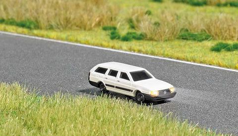 Busch 5691 VW Passat estate with lights