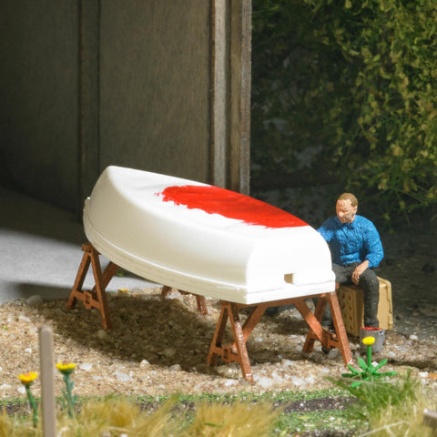 Busch 79816 Painting a boat