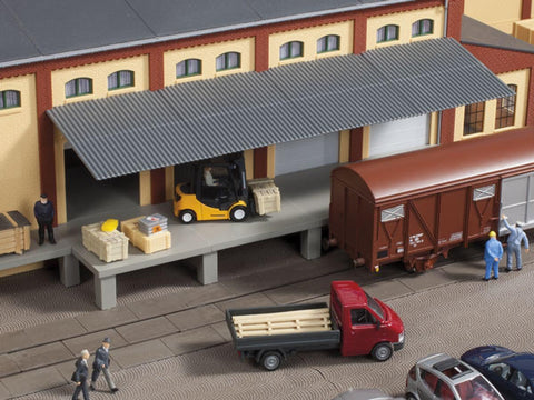 Auhagen 80254 OO/HO Covered loading dock