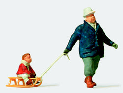 Preiser 28078 Man Towing Sledge With Child