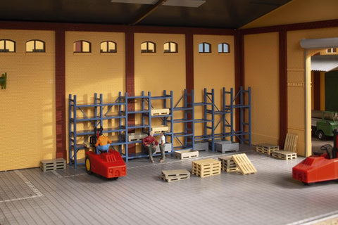 Auhagen 41660 Heavy-Duty Shelving And Pallets