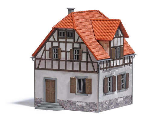 Busch 1907 Weathered residential house