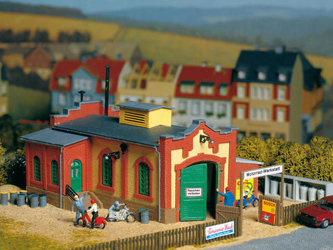 Auhagen 12344 1:100 Service station