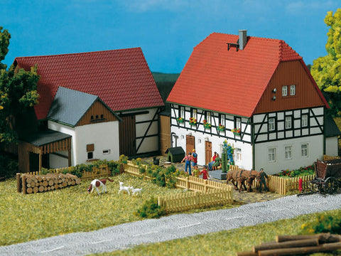 Auhagen 11350 HO Small Farm