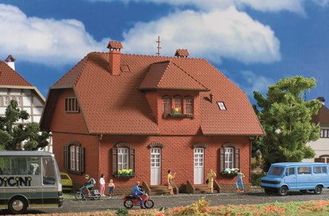 Vollmer 43659 OO/HO brick settlement house