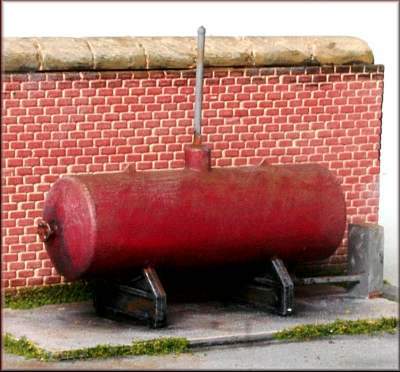 Knightwing PM126 Small Oil or Gas Tank with Base