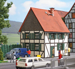 Busch 1666 Half-timbered house