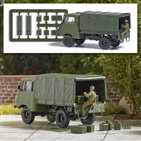 Busch 1935 Robur van with soldier