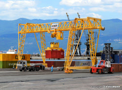 Kibri 38530 Demag container crane