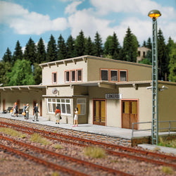 Busch 1950 Train station
