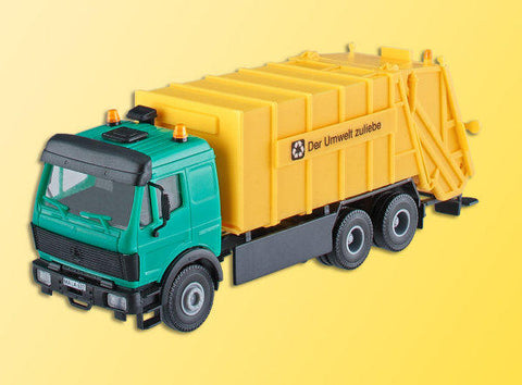 Kibri 15010 Mercedes SK Garbage Truck, Kit