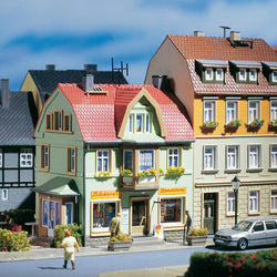 Auhagen 12247 1:100 House with bakery