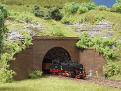 Auhagen 44636 N Tunnel mouth and side walls. Double track