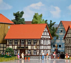 Busch 1532 Half timbered inn kit