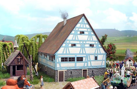 Busch 8236 Farmhouse Zaisenhausen kit N