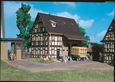 Vollmer 43731 HO House w/barn kit