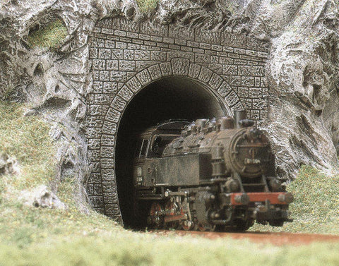 Busch 8190 N Steam Tunnel Portal