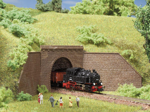 Auhagen 44635 N Tunnel mouth and side walls. Single track